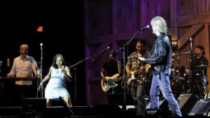 Daryl Hall Kicks Off Live From Daryl's House Tour In NJ